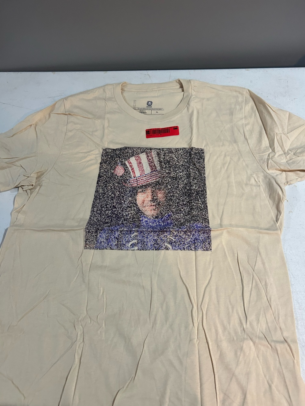 Cream Short-Sleeve Graphic Tee with Vintage Photo Print. Jerry Garcia